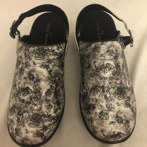 Black & White with Glitter Clogs - Size 7
